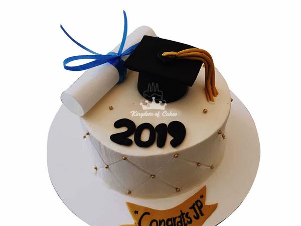 Graduation Day  Decorated Cake by Jackies Cakery  CakesDecor